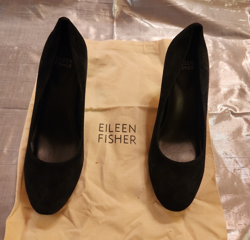 Eileen Fisher Black Suede Rounded Toe Pumps